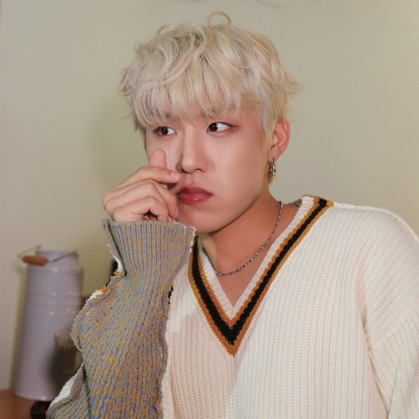 Signature photo of Park Woojin (AB6IX) capturing their charm