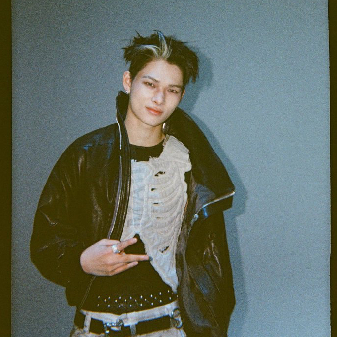 Foto terbaru NI-KI (ENHYPEN)