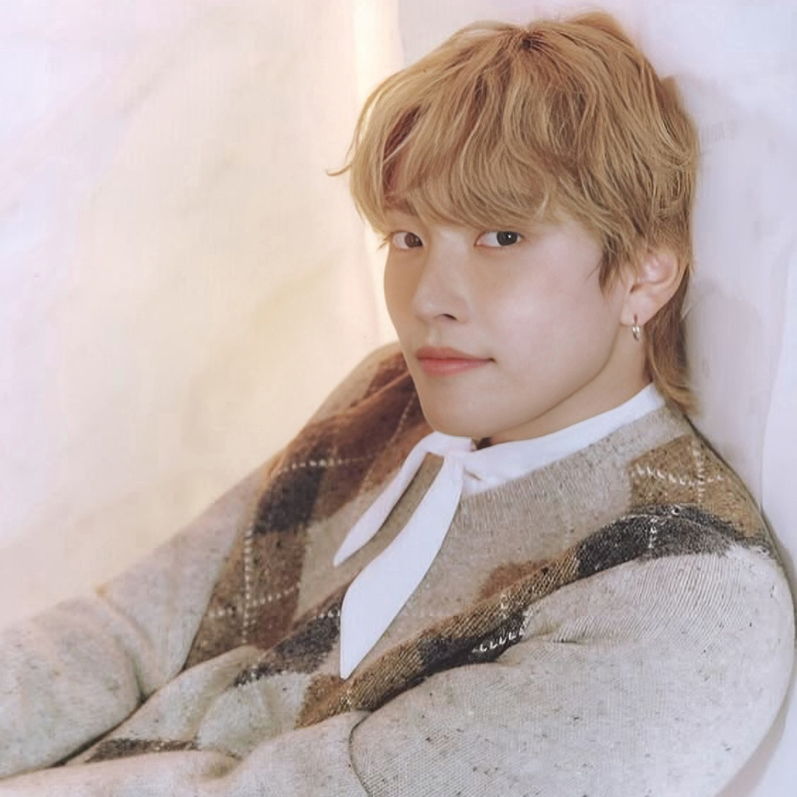 Behind-the-scenes cut of Hongjoong (ATEEZ)