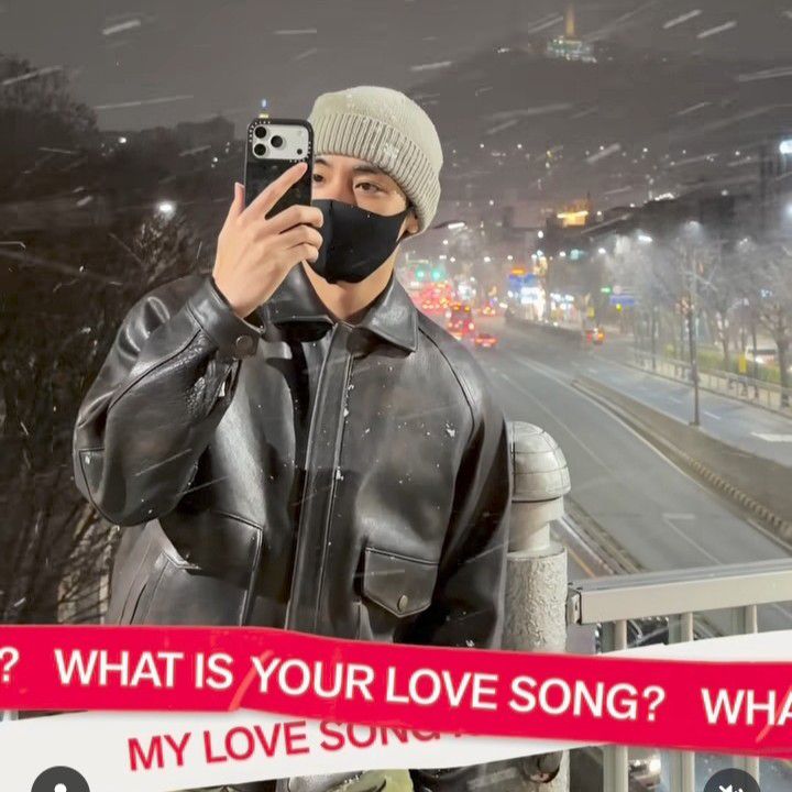 V (防弹少年团)的最新照片