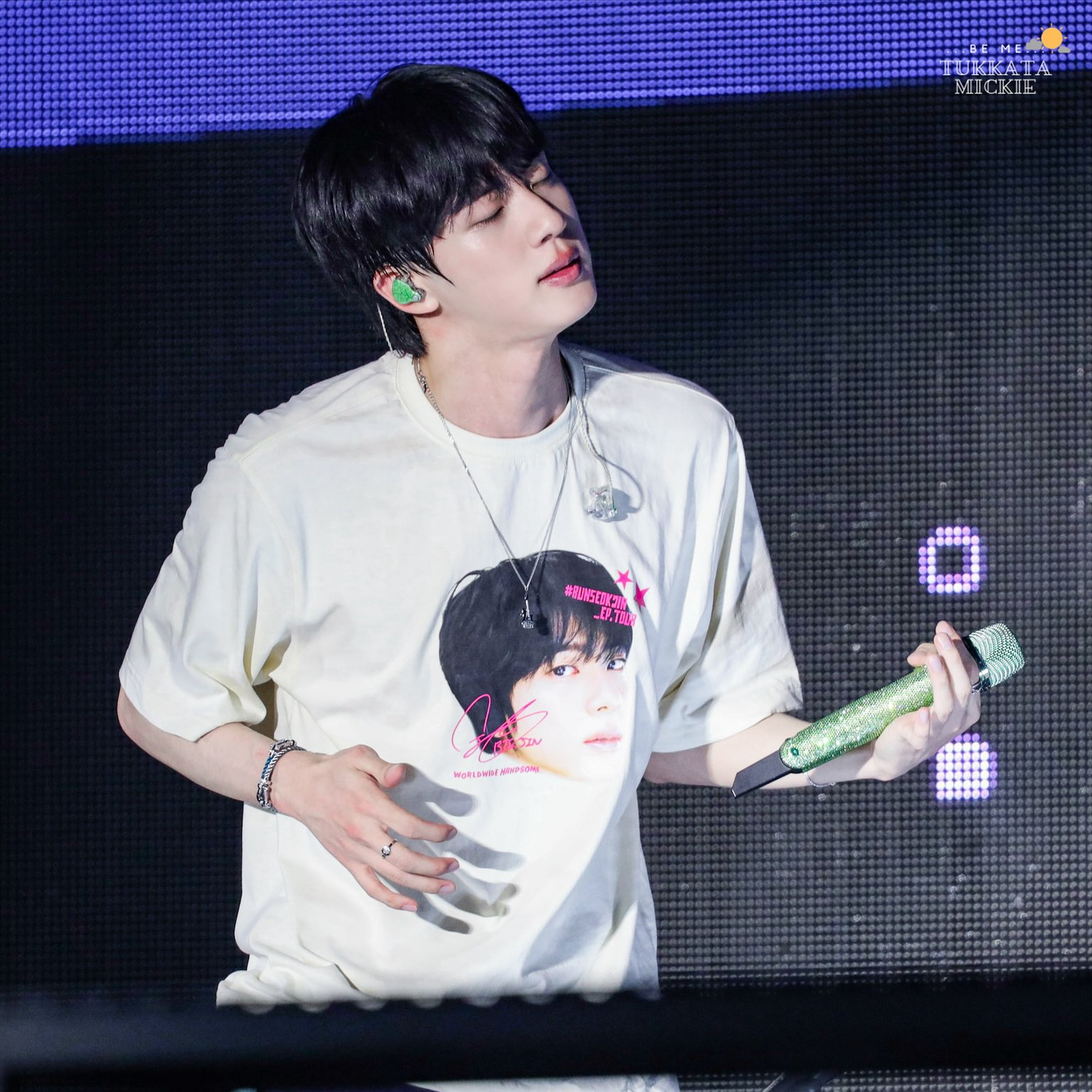 Potret di balik layar Jin (BTS)