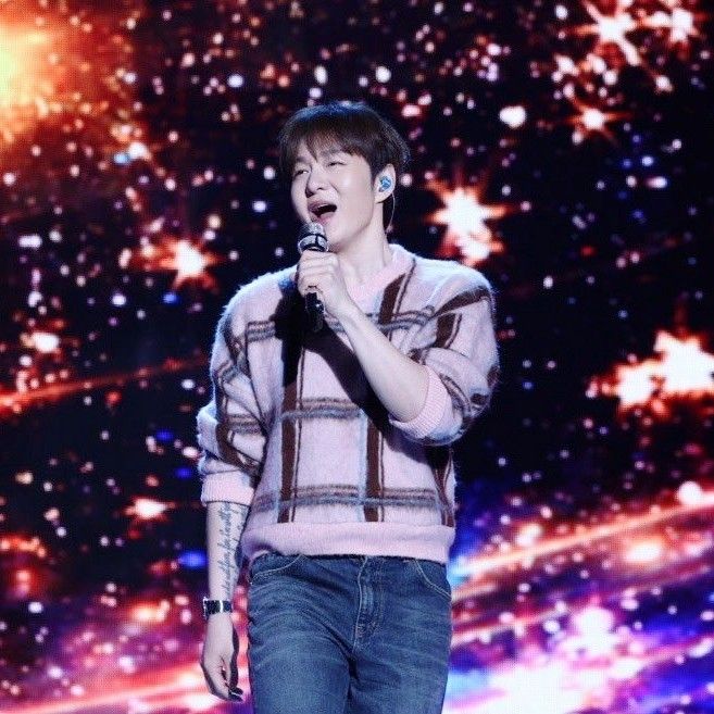 Latest photo of Lee Changsub (BTOB)