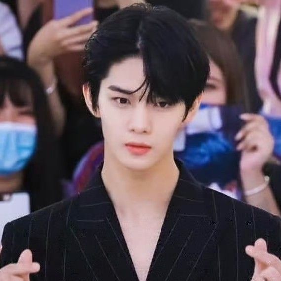 Recent activity shot of Bae Jinyoung