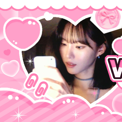 A moment captured by Monday (Weeekly)'s fan