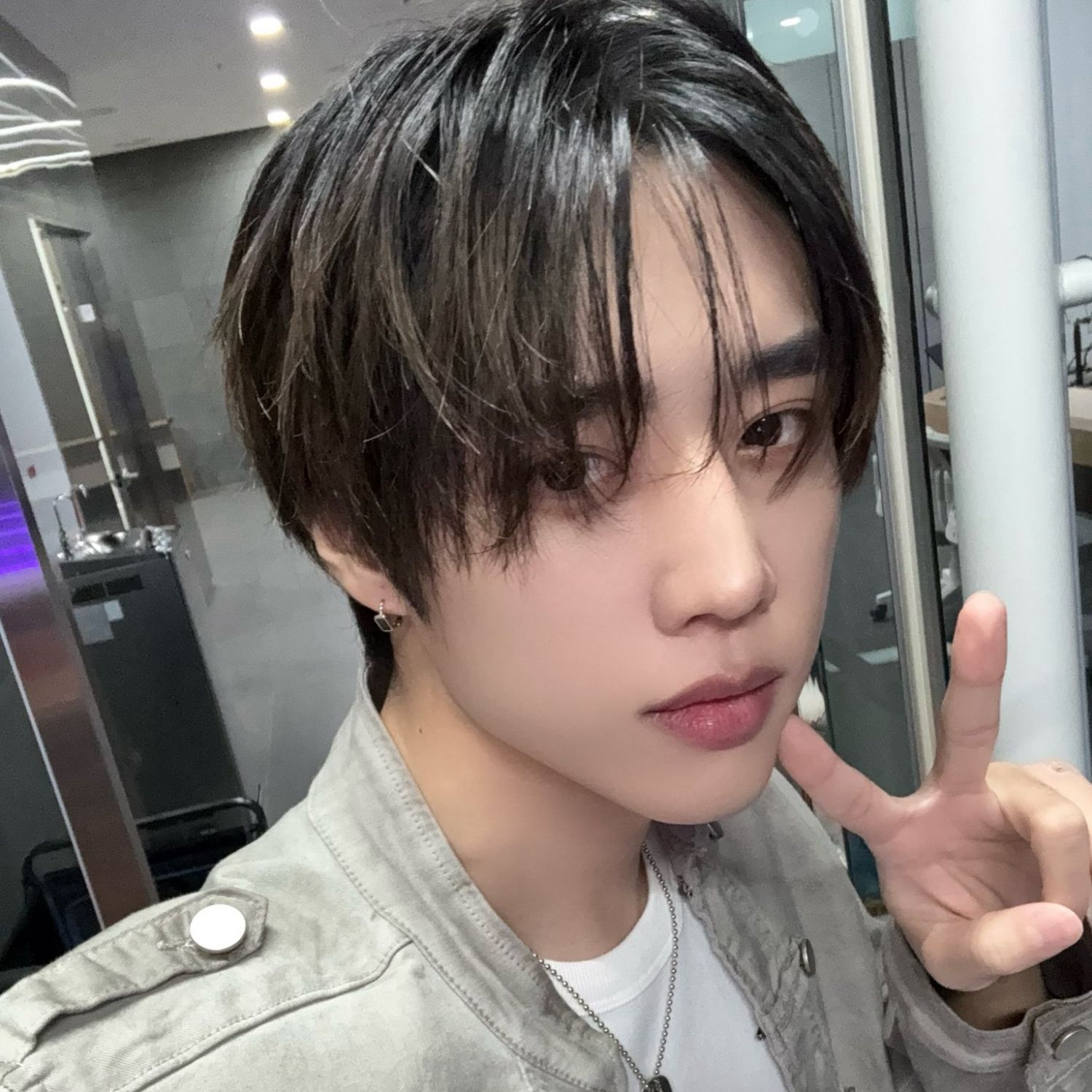 Behind-the-scenes cut of Sunwoo (THE BOYZ)