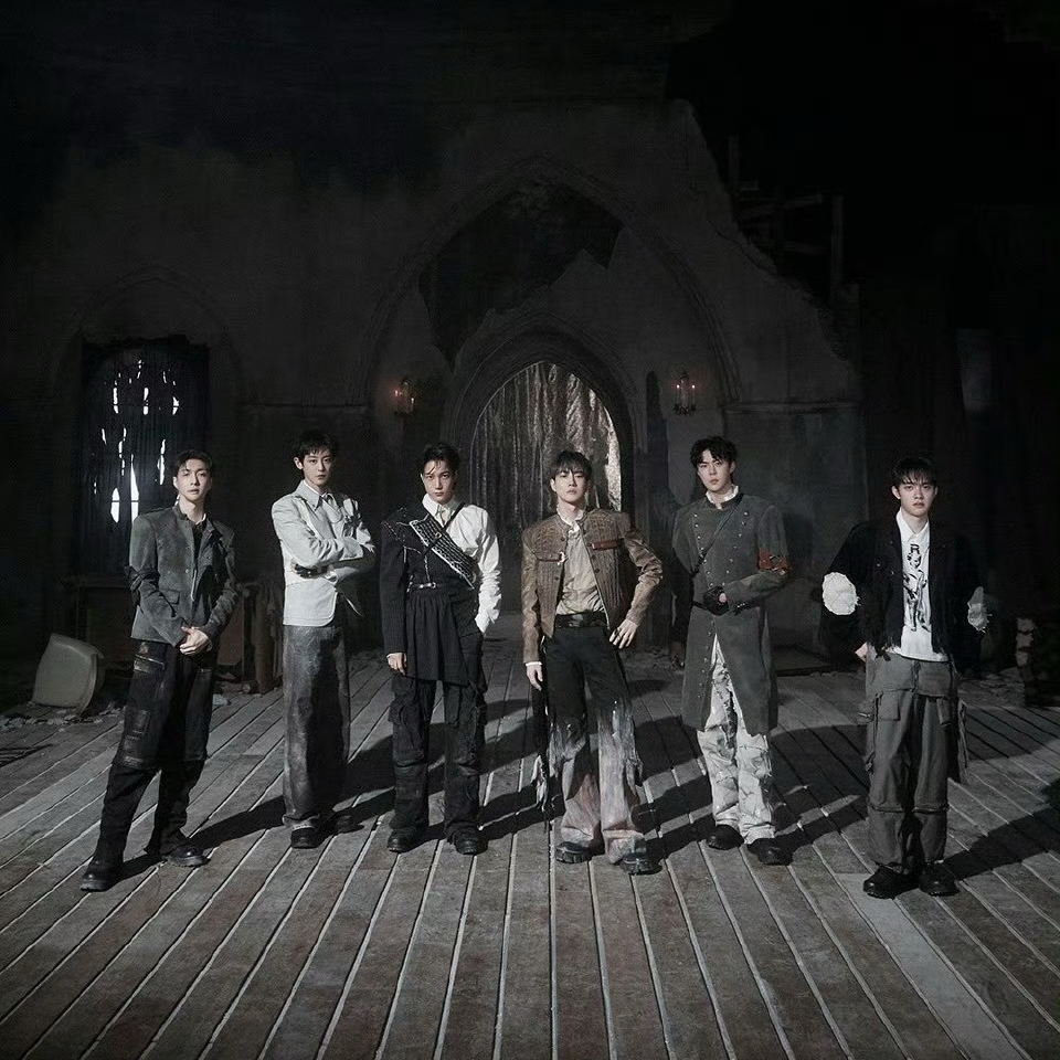 Potret di balik layar EXO