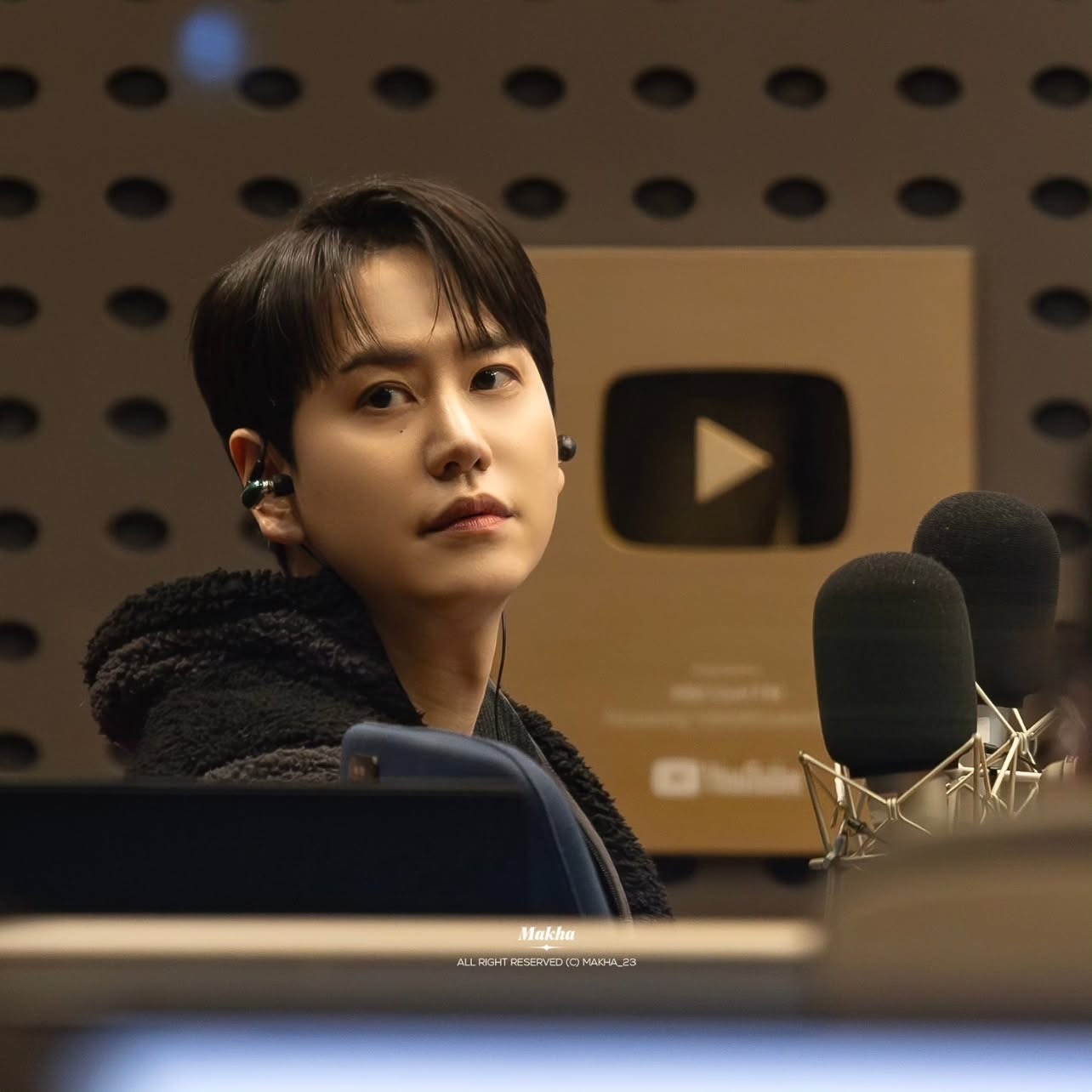 Behind-the-scenes cut of Kyuhyun (Super Junior)