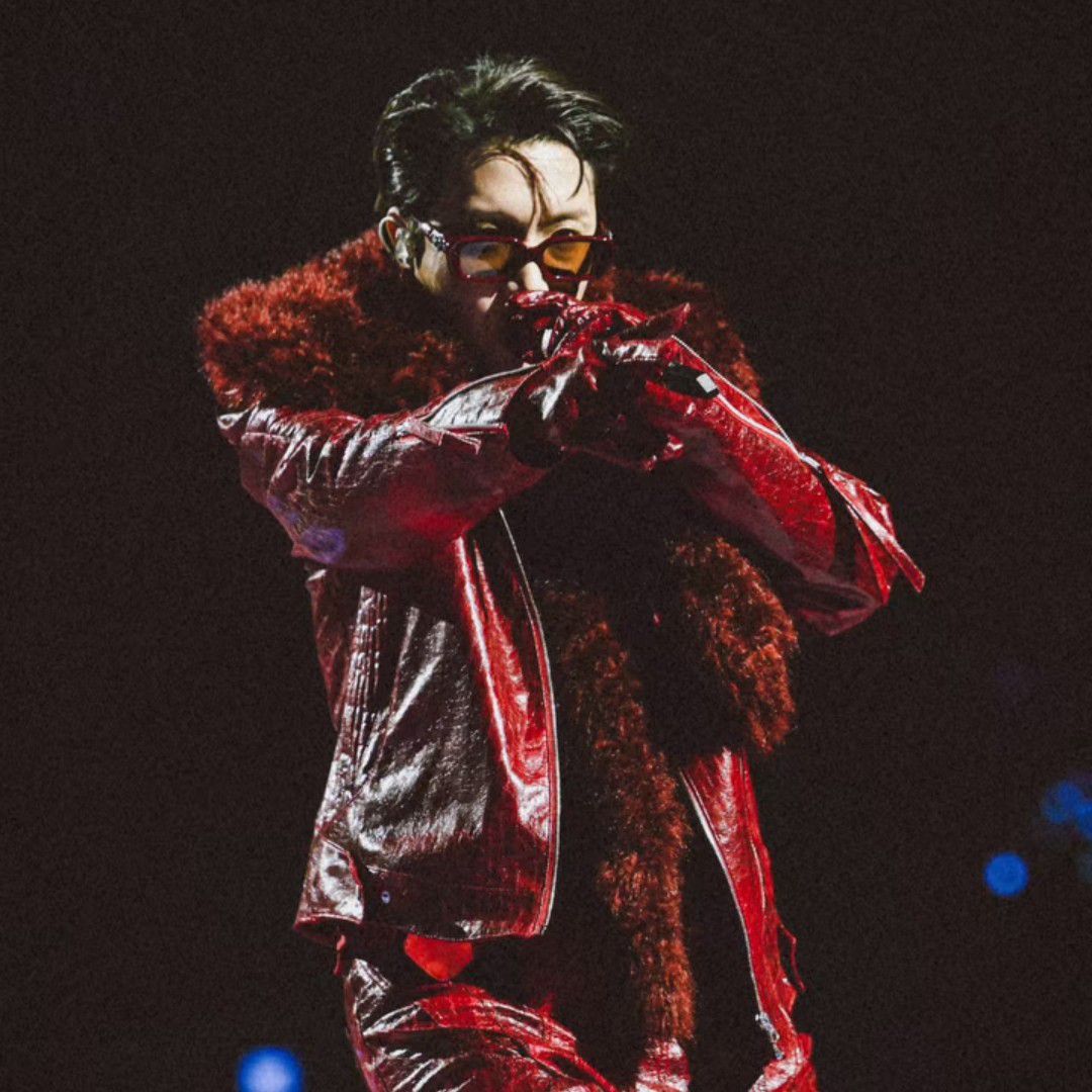 Foto terbaru j-hope (BTS)