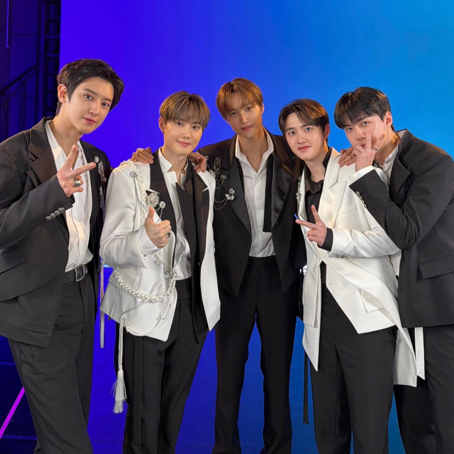 Behind-the-scenes cut of EXO