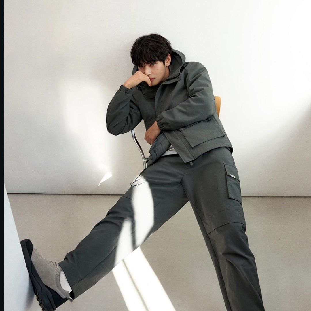 뷔 (방탄소년단)의 비하인드 컷