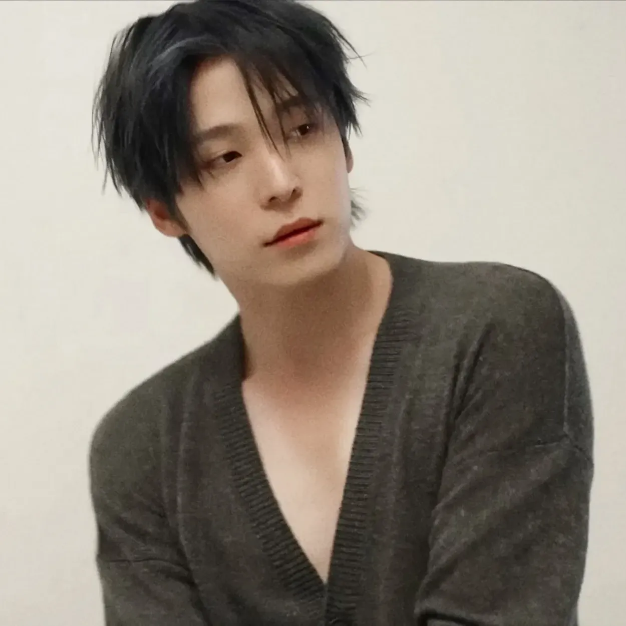 Behind-the-scenes cut of Yunho (ATEEZ)