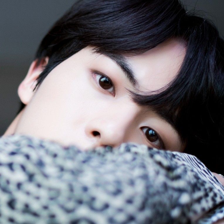 Behind-the-scenes cut of Jin (BTS)