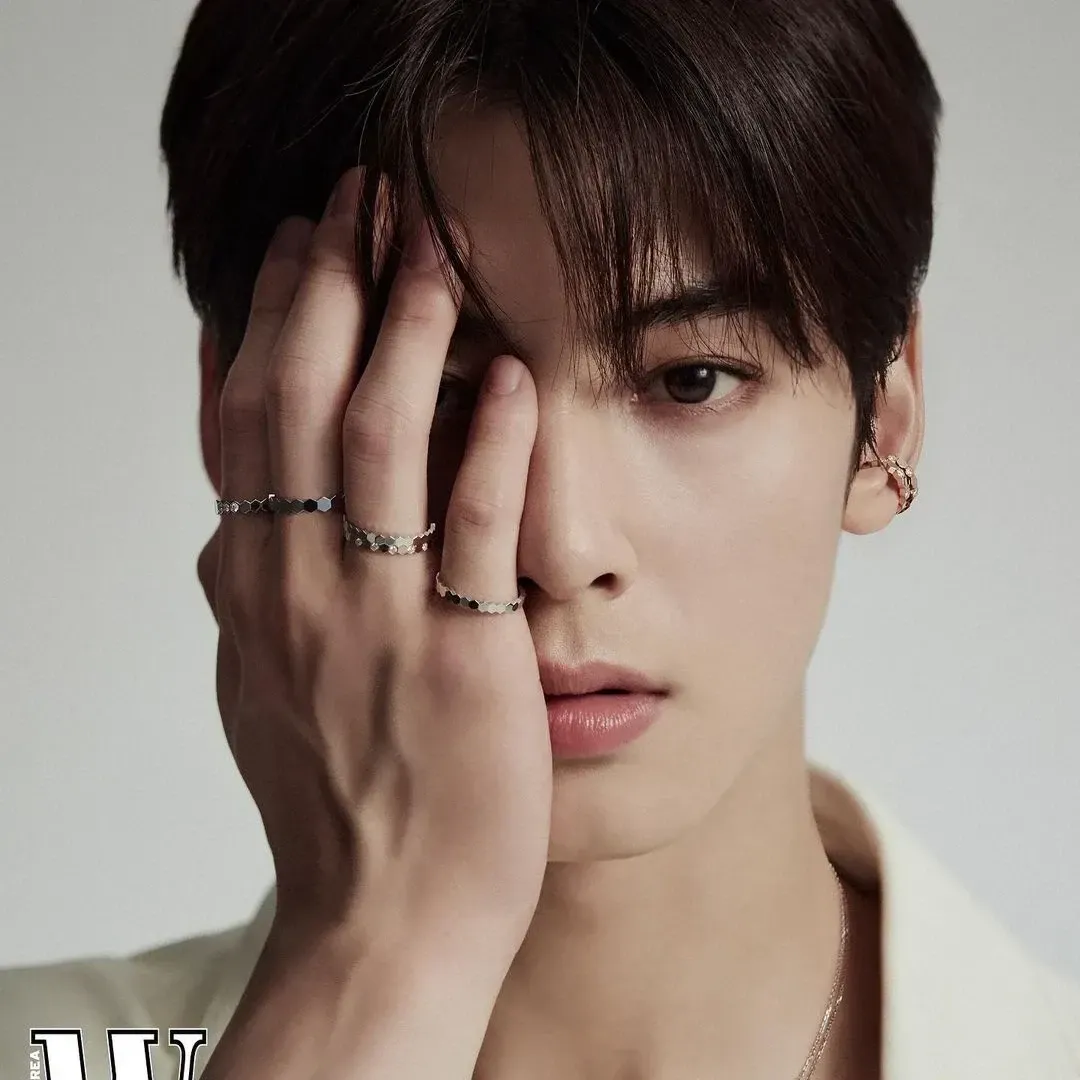 Recent activity shot of Eunwoo (ASTRO)