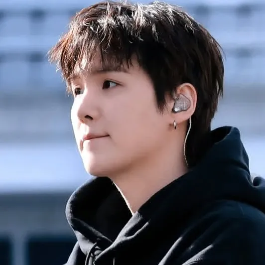 Behind-the-scenes cut of SUGA (BTS)