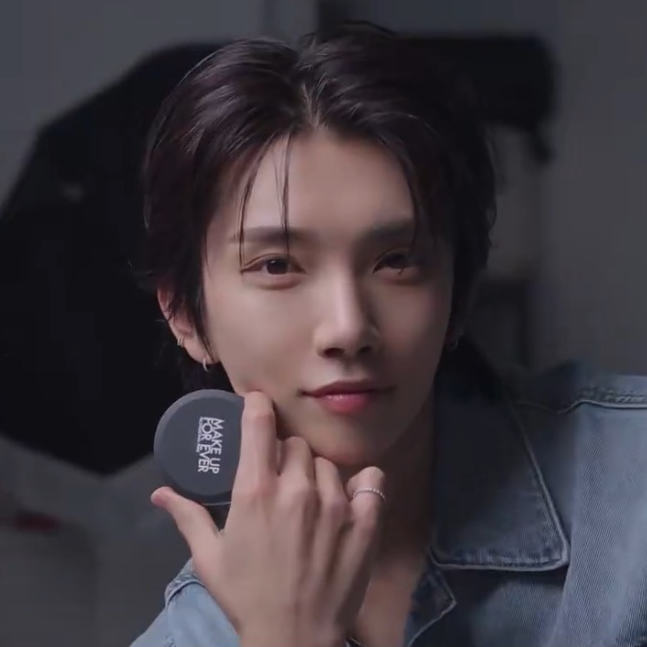 Recent activity shot of Joshua (SEVENTEEN)