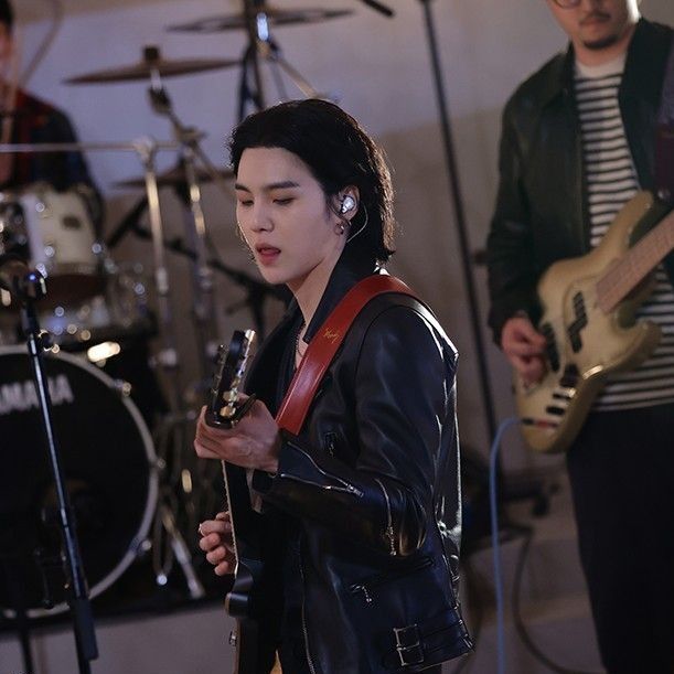 슈가 (방탄소년단) 최근 활동샷