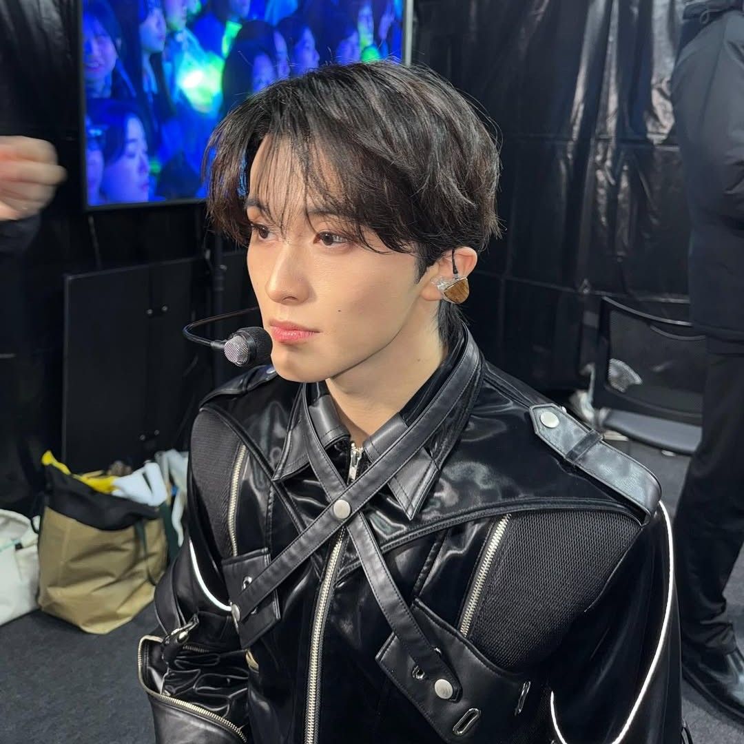 A moment captured by Mark (NCT 127, NCT DREAM)'s fan