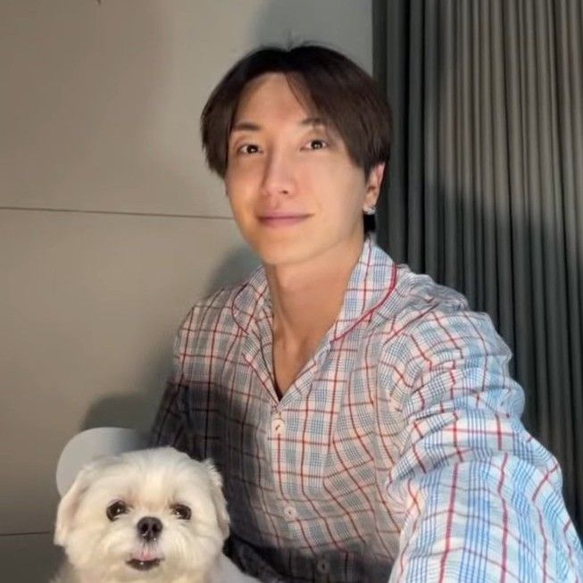 Behind-the-scenes cut of Leeteuk (Super Junior)