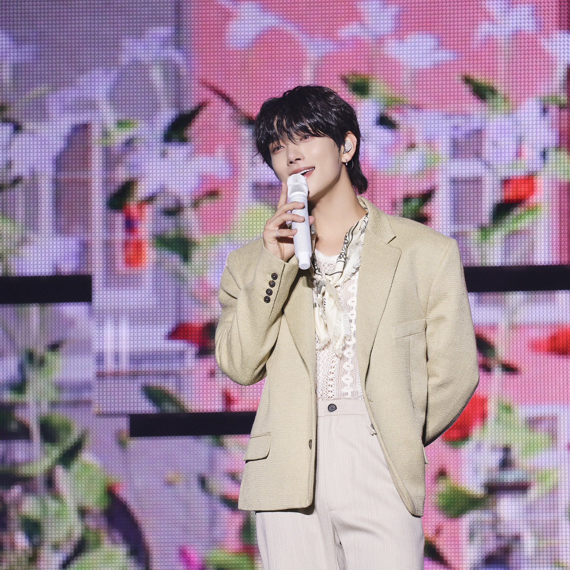 Latest photo of Joshua (SEVENTEEN)