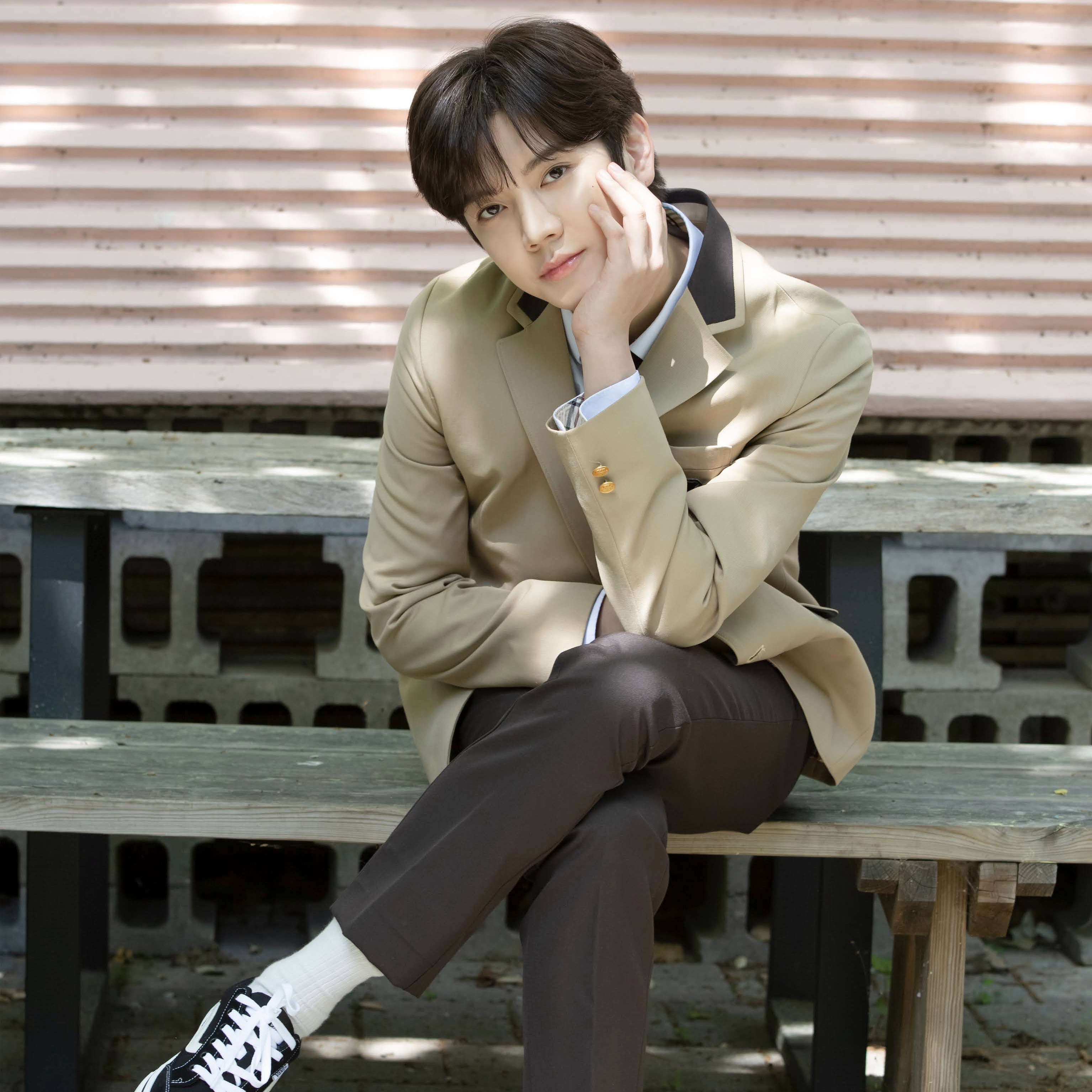 Behind-the-scenes cut of REN