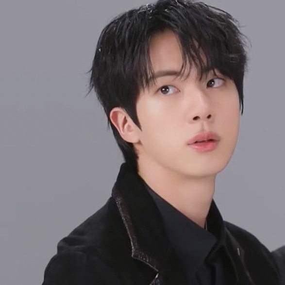 Momen yang diabadikan oleh penggemar Jin (BTS)