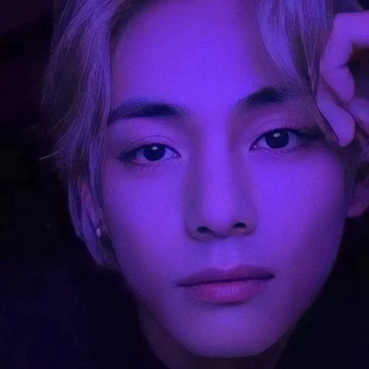 뷔 (방탄소년단) 최근 활동샷