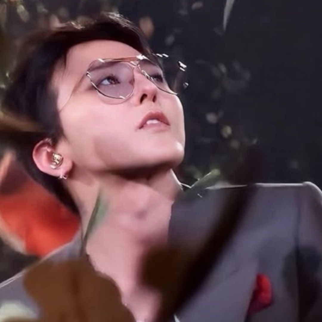 Behind-the-scenes cut of G-DRAGON (BIGBANG)