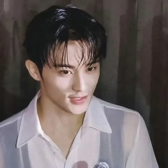 A moment captured by Mark (NCT 127, NCT DREAM)'s fan