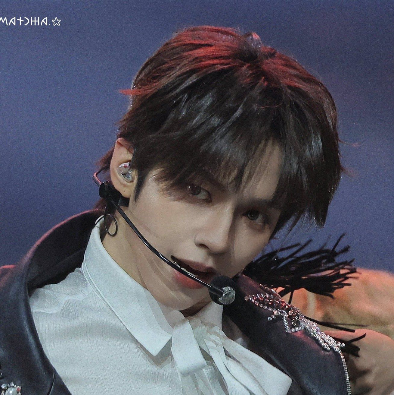 Behind-the-scenes cut of JL (AHOF)