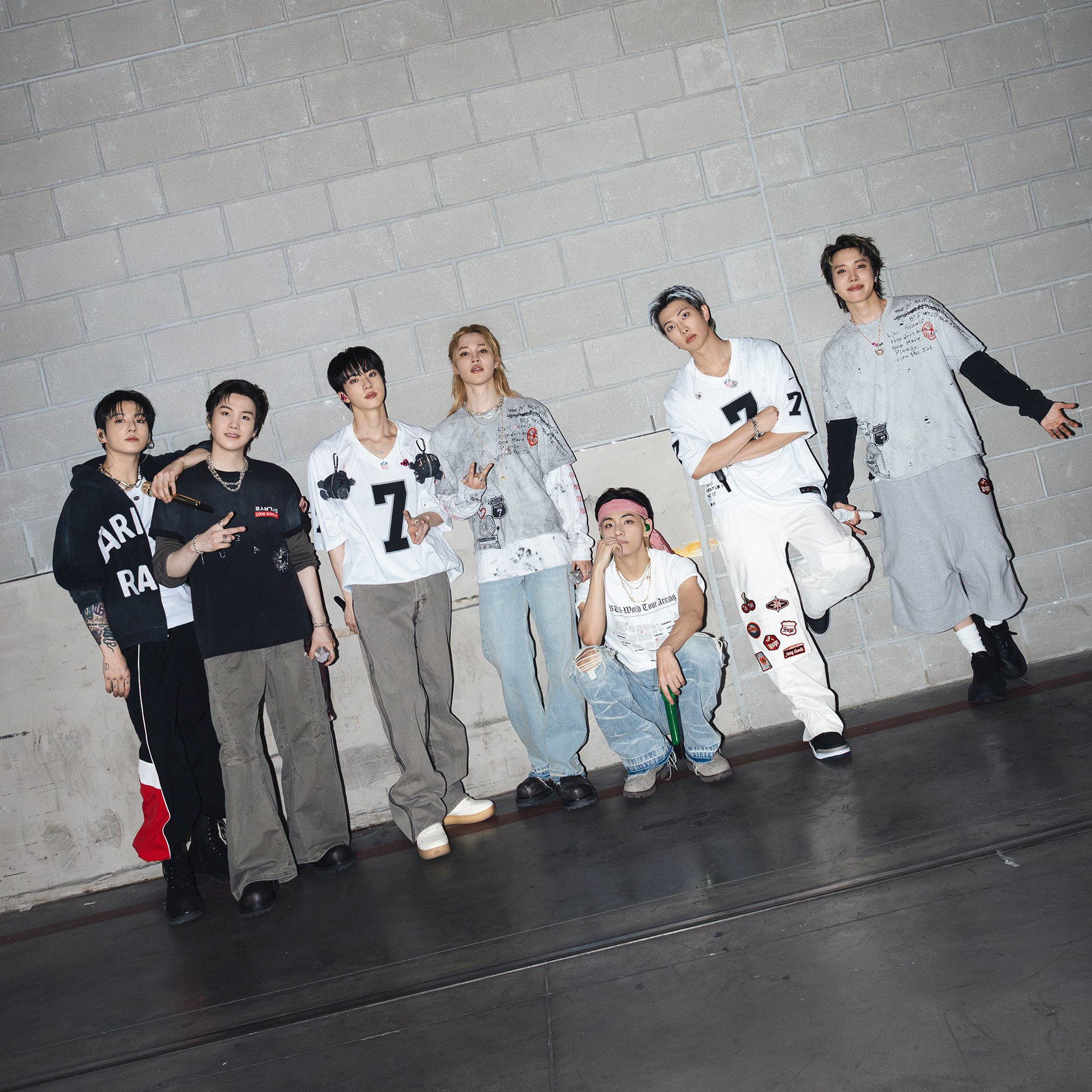 Behind-the-scenes cut of BTS