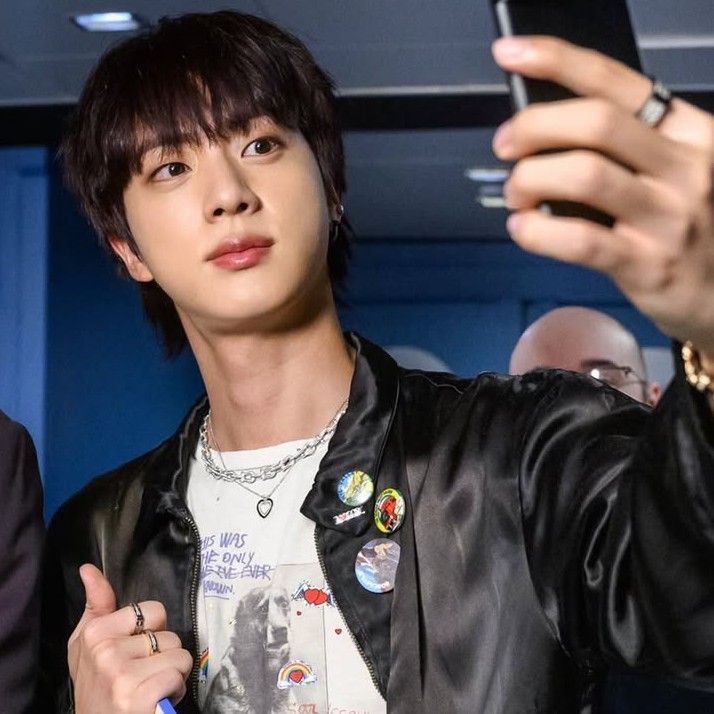 Foto terbaru Jin (BTS)