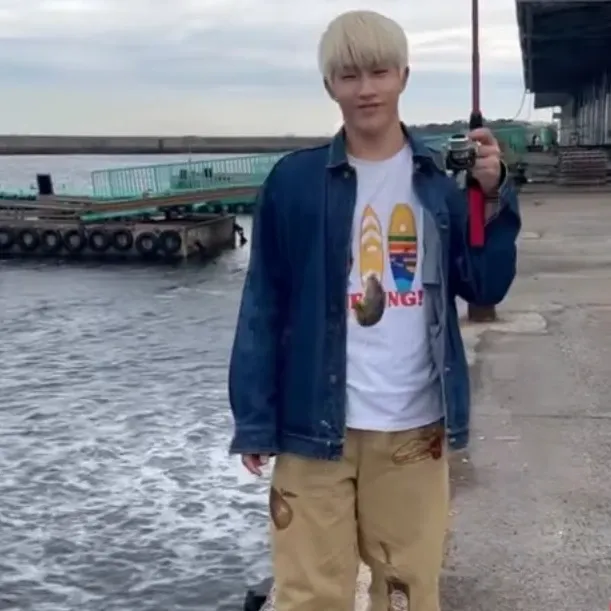 Latest photo of Jinjin (ASTRO)