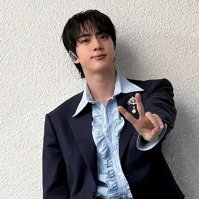 진 (방탄소년단) 최근 활동샷