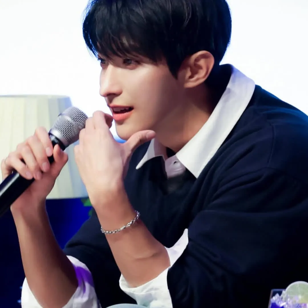Latest photo of DK (SEVENTEEN)