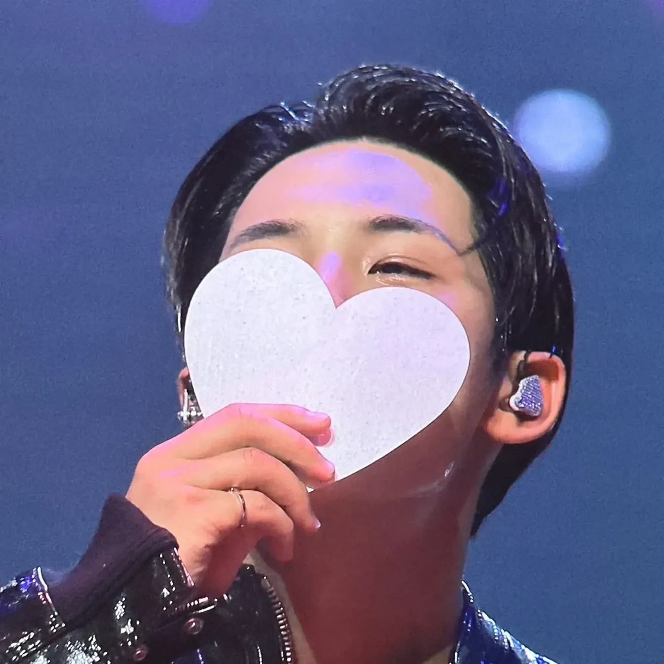 A moment captured by Mingyu (SEVENTEEN)'s fan