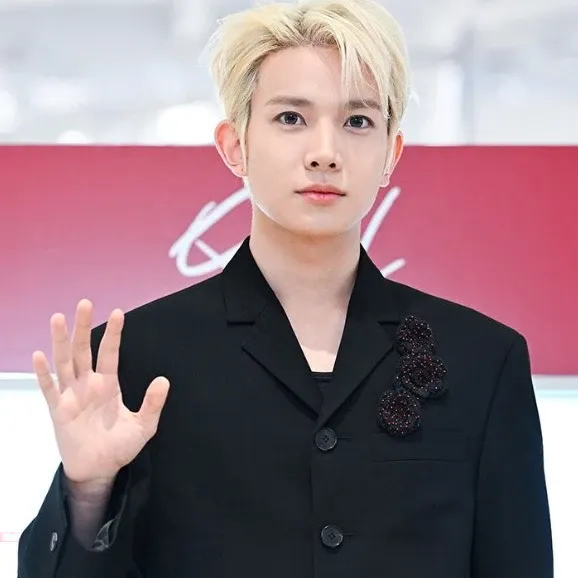 에반의 최신 사진