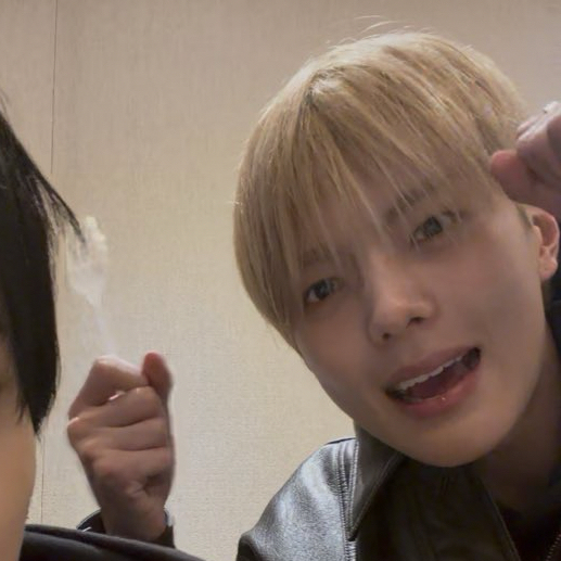 Latest photo of Leejeong (WHIB)