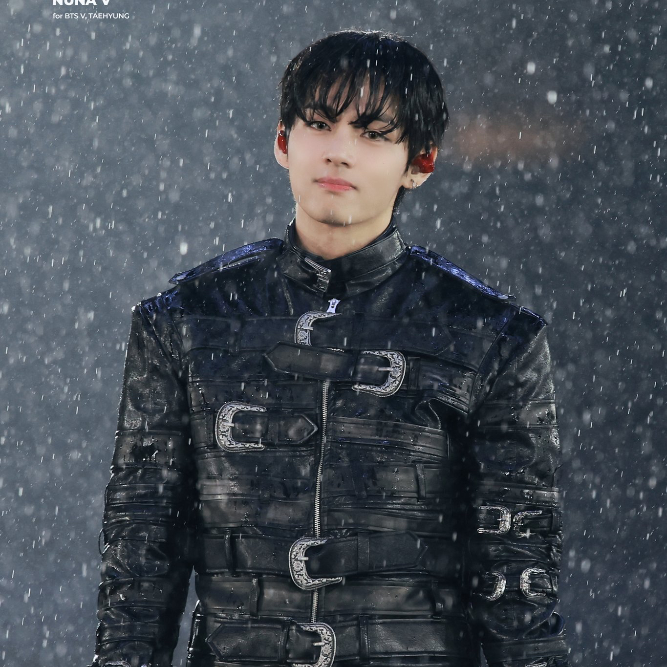 뷔 (방탄소년단)의 최신 사진