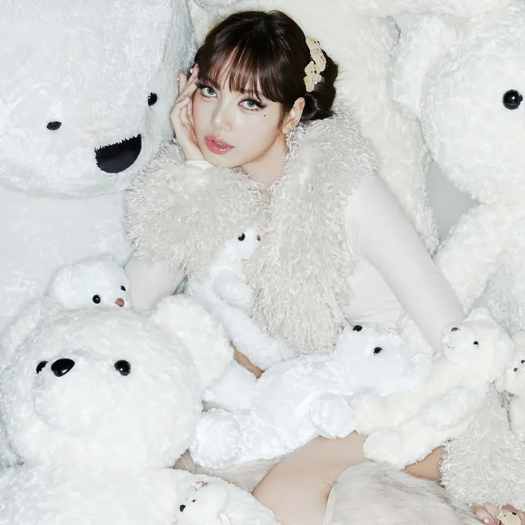 Foto terbaru Lisa (BLACKPINK)