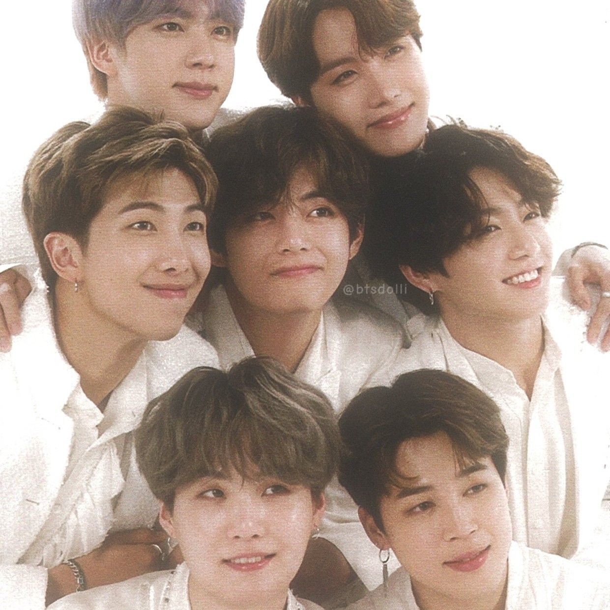 Behind-the-scenes cut of BTS