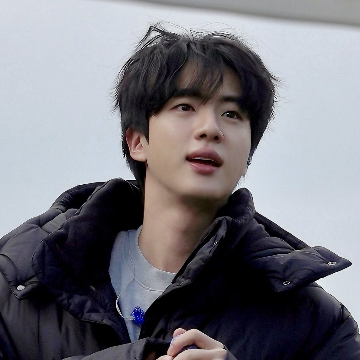 Foto aktivitas terbaru Jin (BTS)