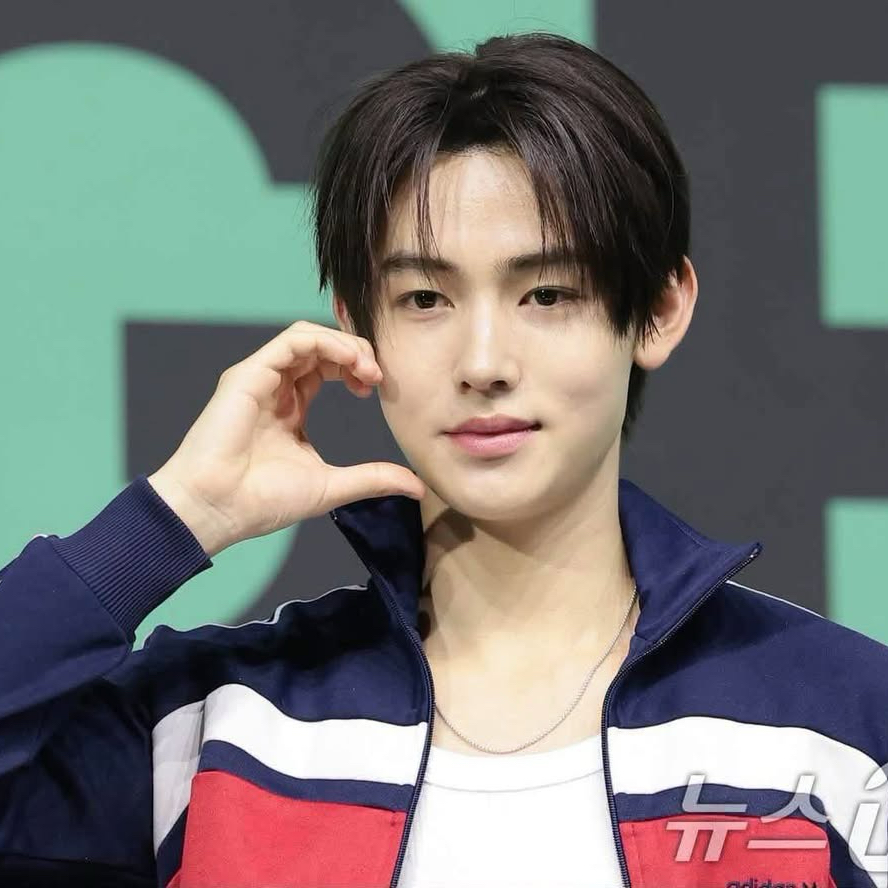 Recent activity shot of Seonghyeon (CORTIS)