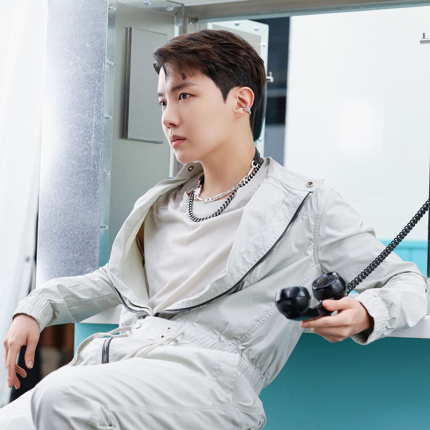 제이홉 (방탄소년단)의 최신 사진