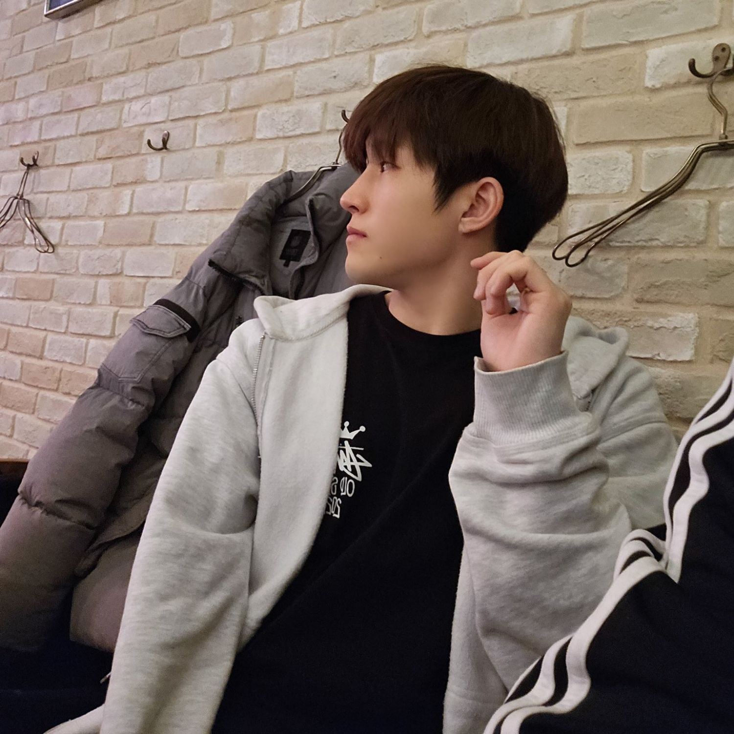 A moment captured by Jinjin (ASTRO)'s fan