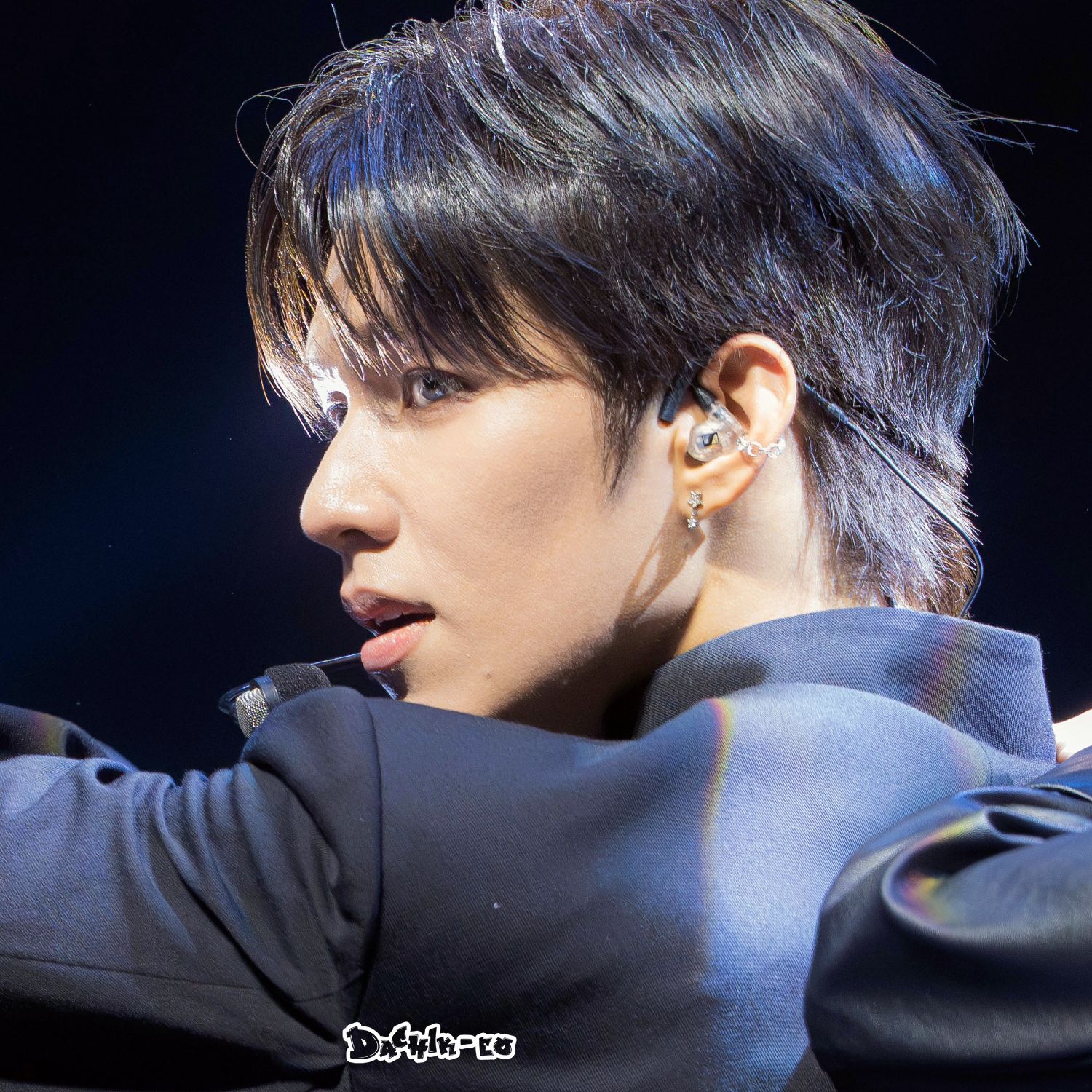 Behind-the-scenes cut of JL (AHOF)