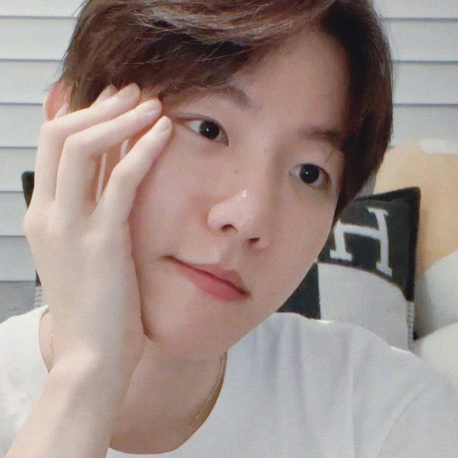 백현 (EXO)의 비하인드 컷