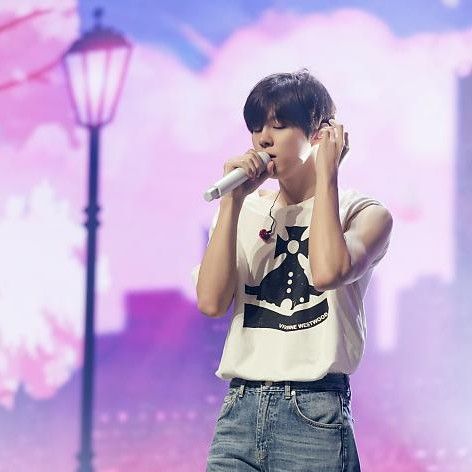 김우석의 최신 사진