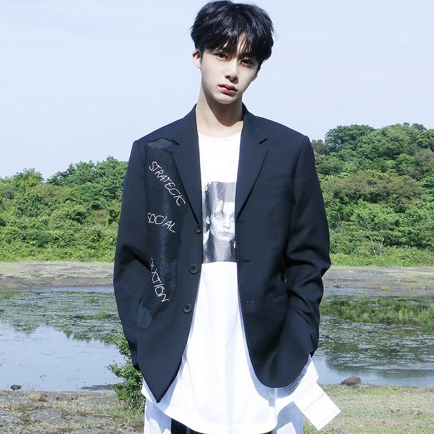 Behind-the-scenes cut of MONSTA X