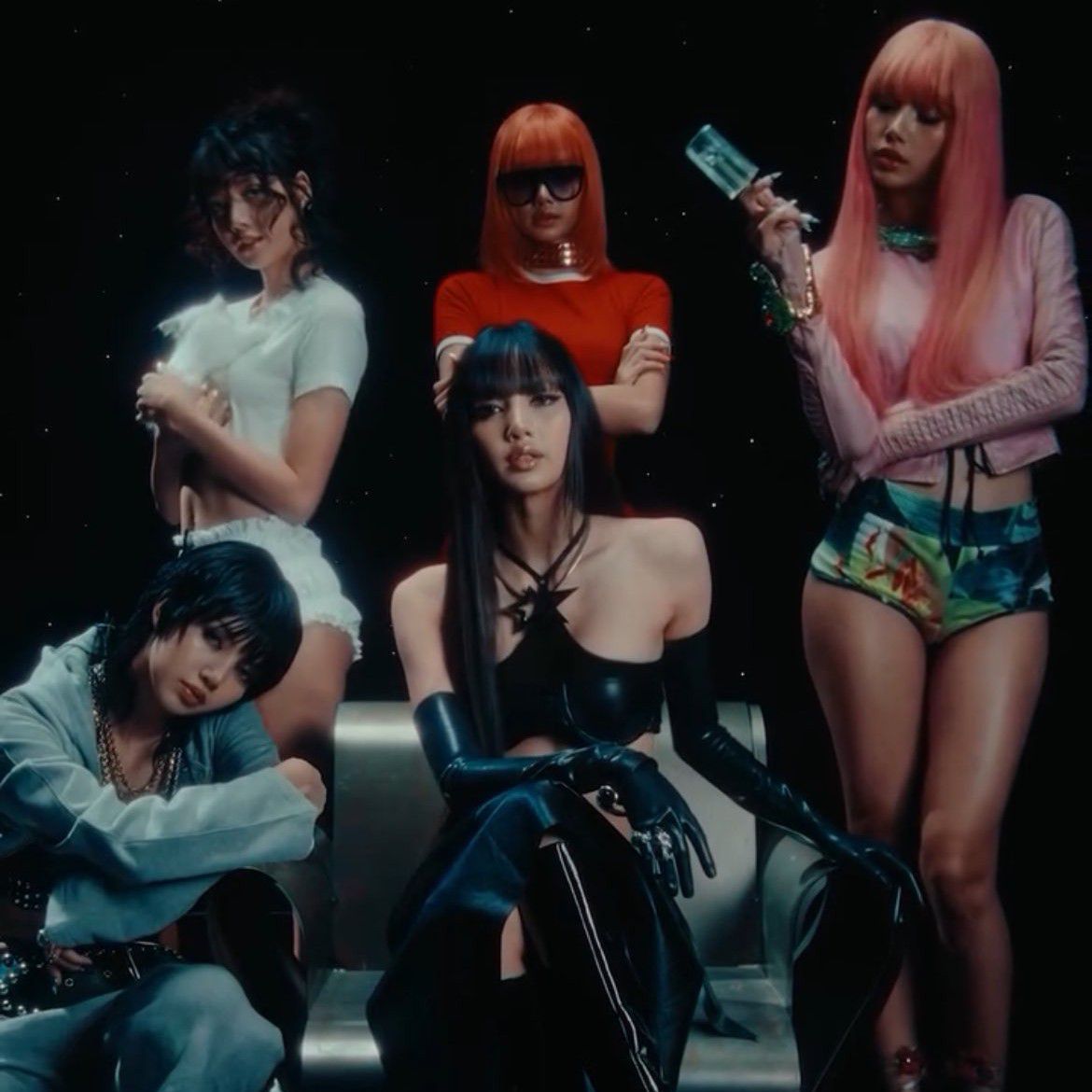 리사 (BLACKPINK)의 최신 사진