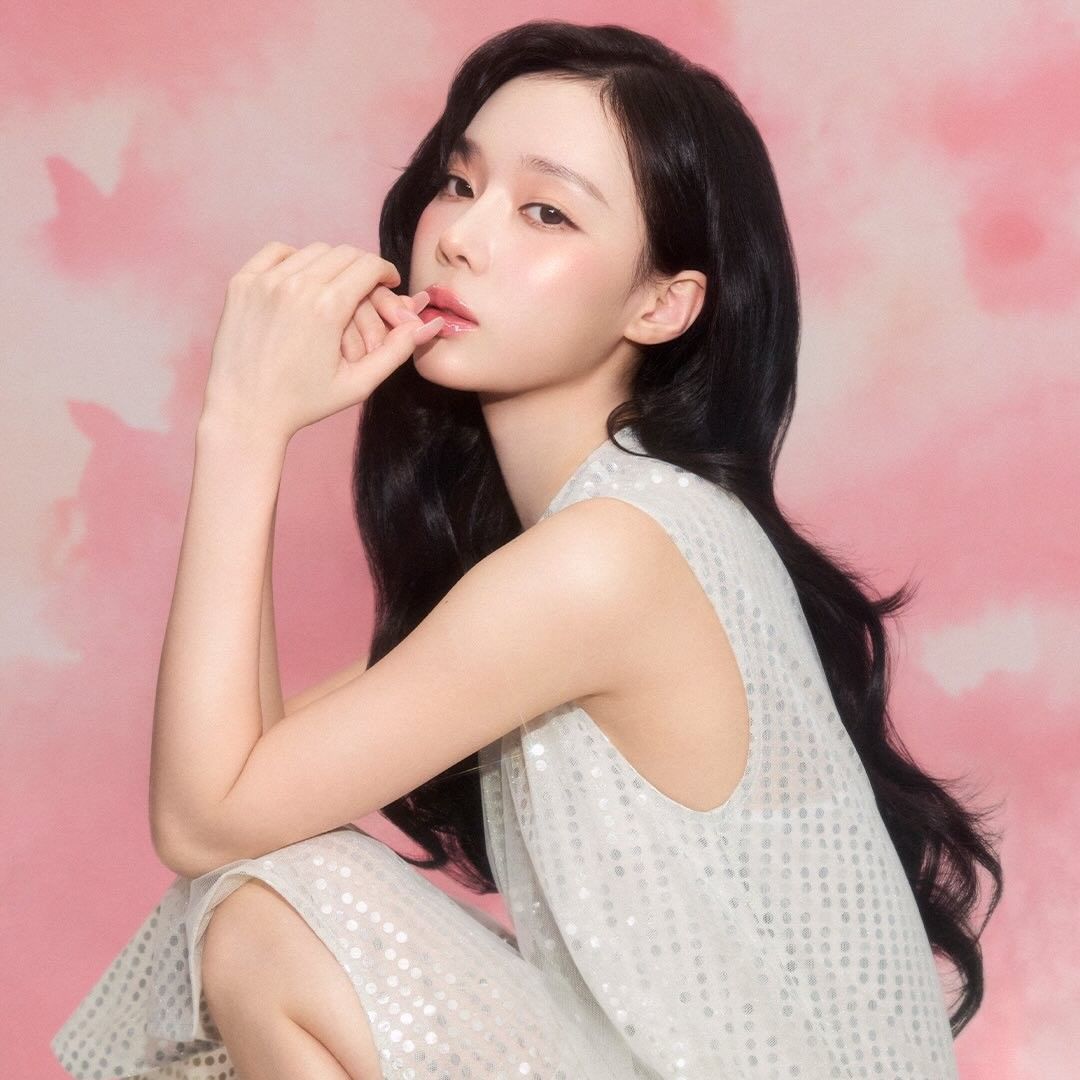 Recent activity shot of Winter (aespa)